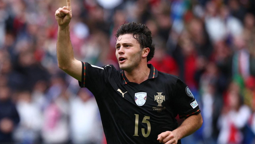 技惊四座！葡萄牙悍将轰绝对死角任意球，擦着横梁进门将呆若木鸡