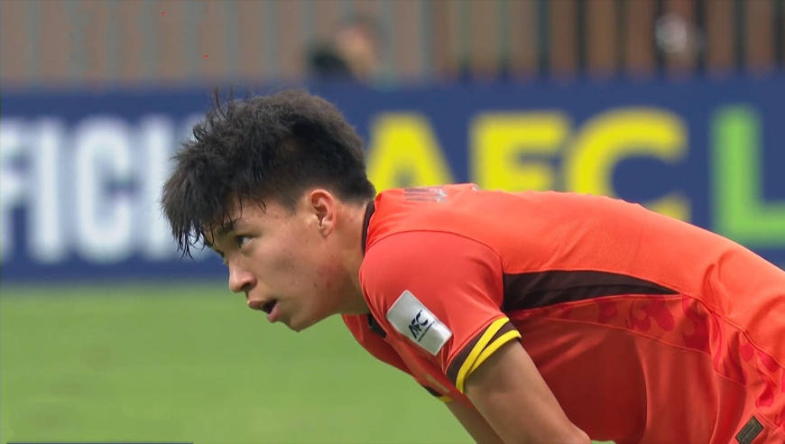 中国队2-0东帝汶半场集锦：拜合拉木破僵+屡次造险 王钰栋建功