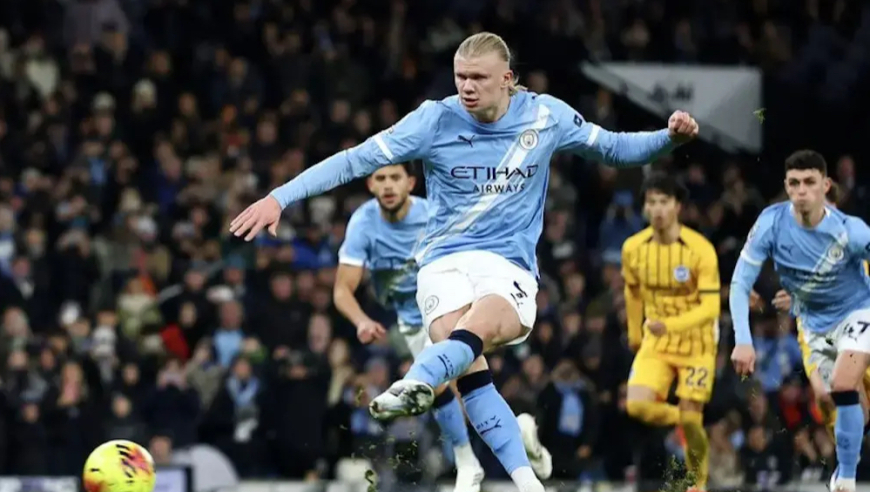 英超：曼城1-1布莱顿遭遇三连平 哈兰德点射+失良机 三笘薰扳平