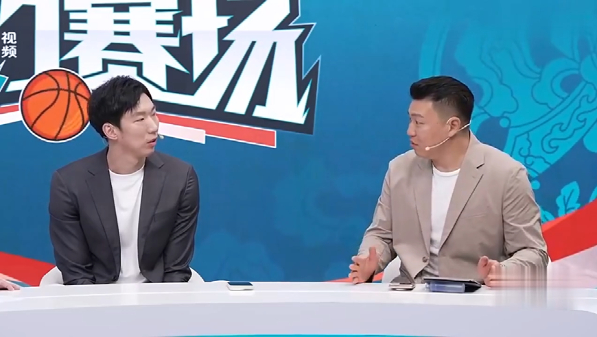 李根盛赞王俊杰：心理素质太成熟了！我当初国家队首秀紧张到腿硬