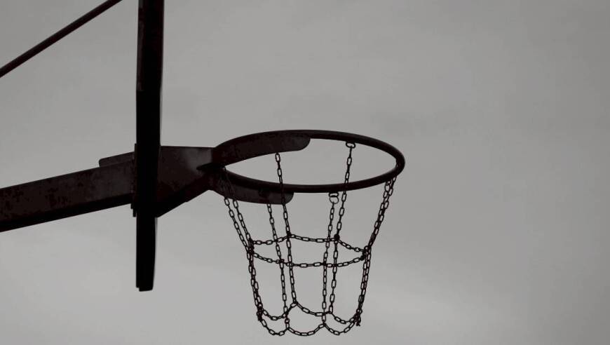 NBA丑闻！老鹰前高层涉盗用380万美金，爽买保时捷