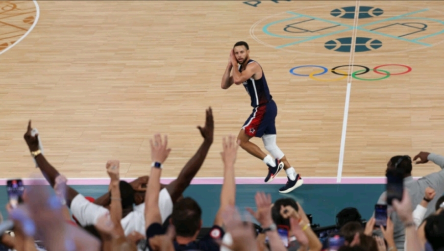 体坛记忆｜巴黎奥运会的库里有多强？一记记不讲理三分，让法国队更衣室为此险些起冲突