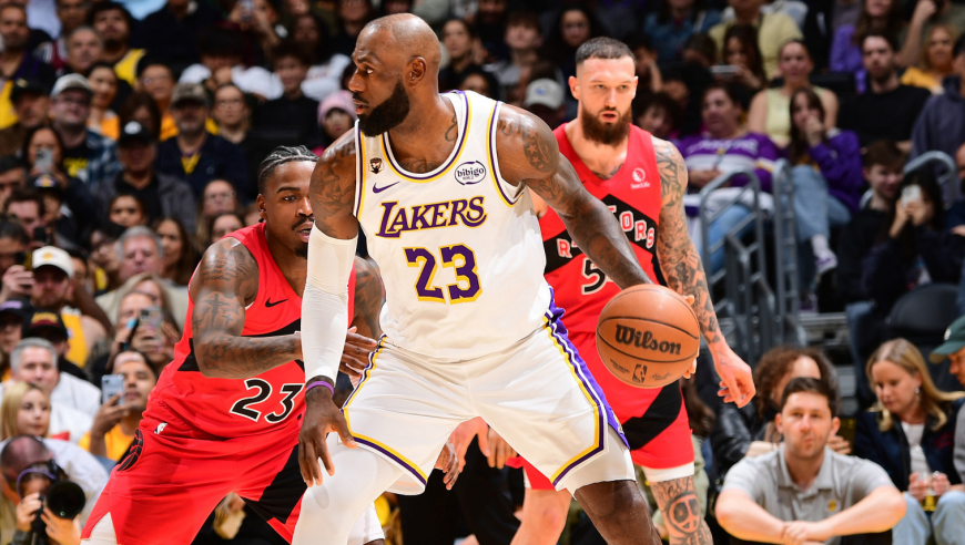 湖人三巨74分擒猛龙！东契奇复出詹皇51000分 艾顿25+13