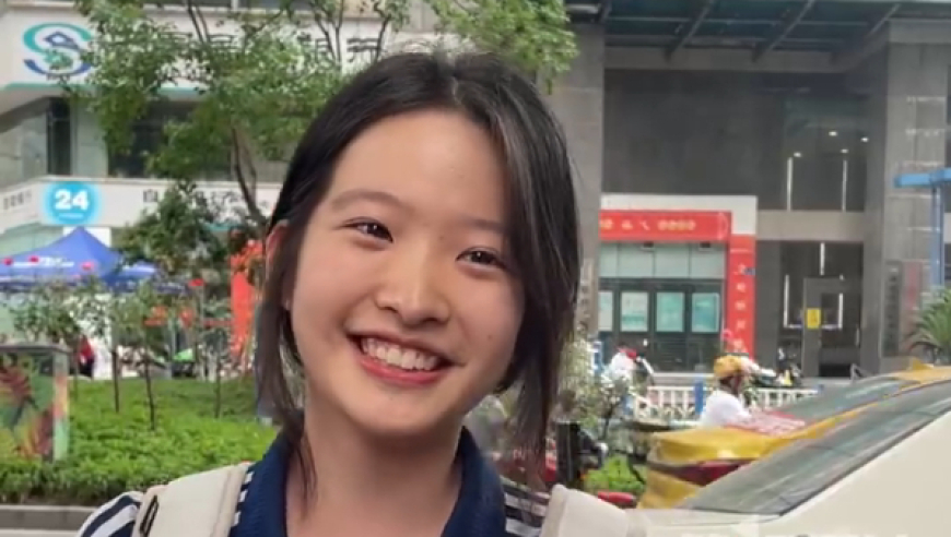 酷似林依晨的曼联女孩高考出分，网友：林依晨内心OS，老娘坐月子呢，勿cue！