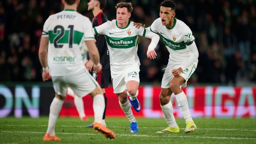 随着塞维利亚连扳2球2-2绝平，西甲最新积分榜出炉