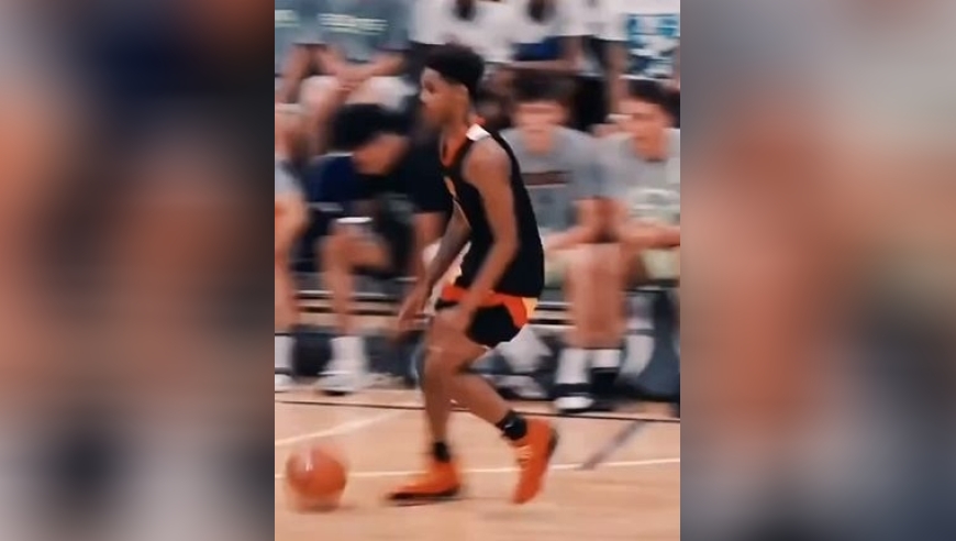 欧文招牌背后双转身 学会这招让你在防守间来去自如 支花片叶不沾身