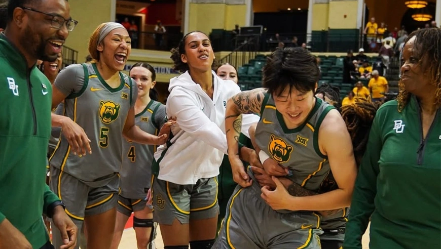 恭喜！中国女篮20岁1米88新版李梦留美闪耀：轰12分+上篮绝杀