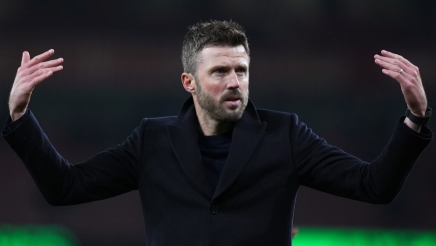 卡里克豪取3连胜！英超5战获13分，曼联队史首人，阿莫林下课不冤