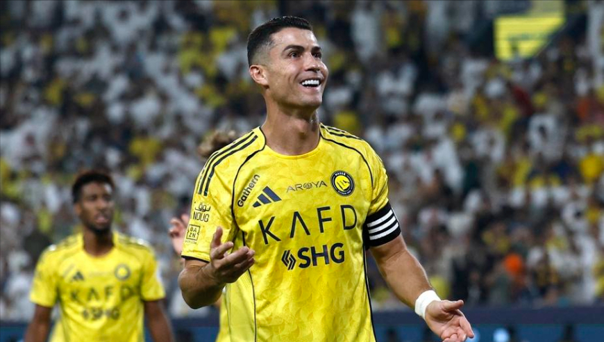 刺激：40岁C罗双响炮+绝杀，曼联2-2，意甲领头羊0-0，阿森纳2-0