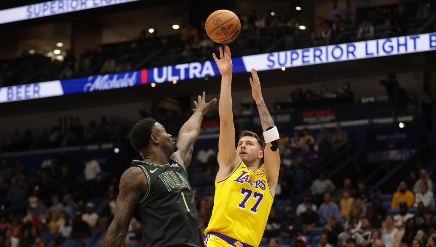 传射建功！东契奇对鹈鹕30+10集锦：超远三分压哨命中再现魔法