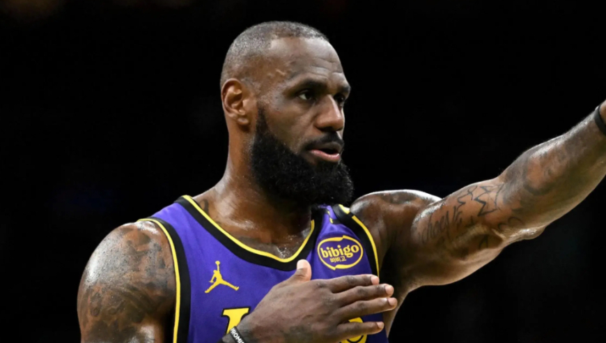 詹姆斯vs公牛24分集锦：19投9中+连杀篮下打2+1助湖人打出无解进攻