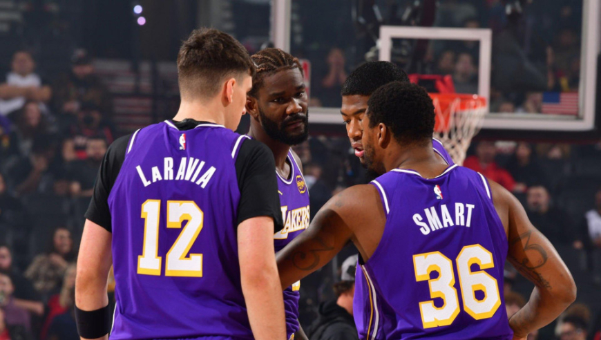 湖人超级残阵复仇开拓者！四连胜稳坐西部第3 史密斯25+6堪称奇兵