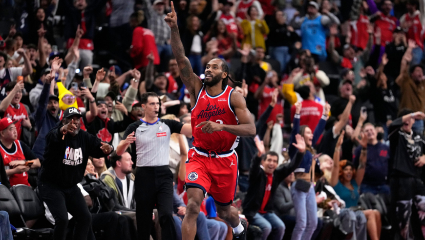 快船鹈鹕生死时刻：鹈鹕连造犯规一分钟轰下7分 小卡压哨绝杀鹈鹕