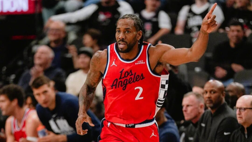 对轰73分！贝恩险胜小卡！7换1交易赢麻了