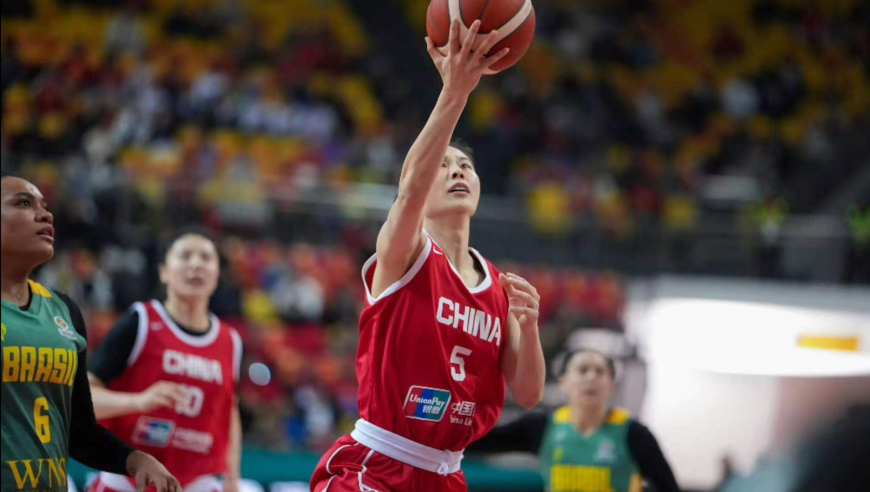 张子宇的完美搭档！王思雨21分3板2断集锦 追身三分如库里