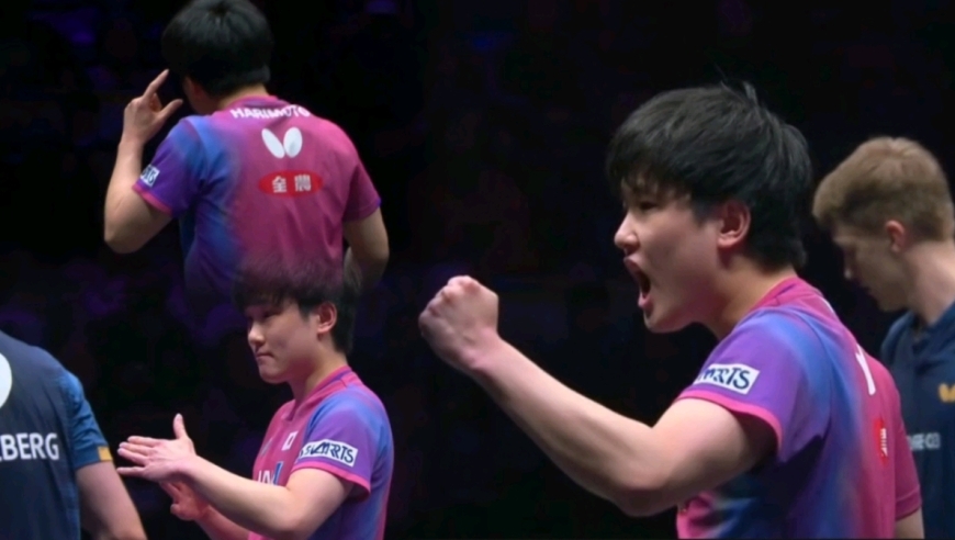 张本智和冠军赛首轮坐过山车！从天崩开局到决胜局逆袭，熟悉的嘶吼声
