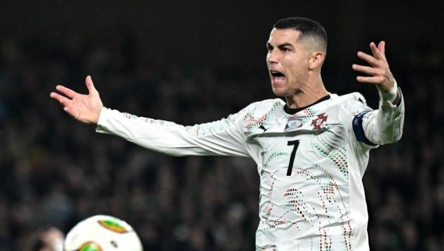 C罗屡失良机+肘击染红，葡萄牙0-2世界第62，世预赛末轮生死战