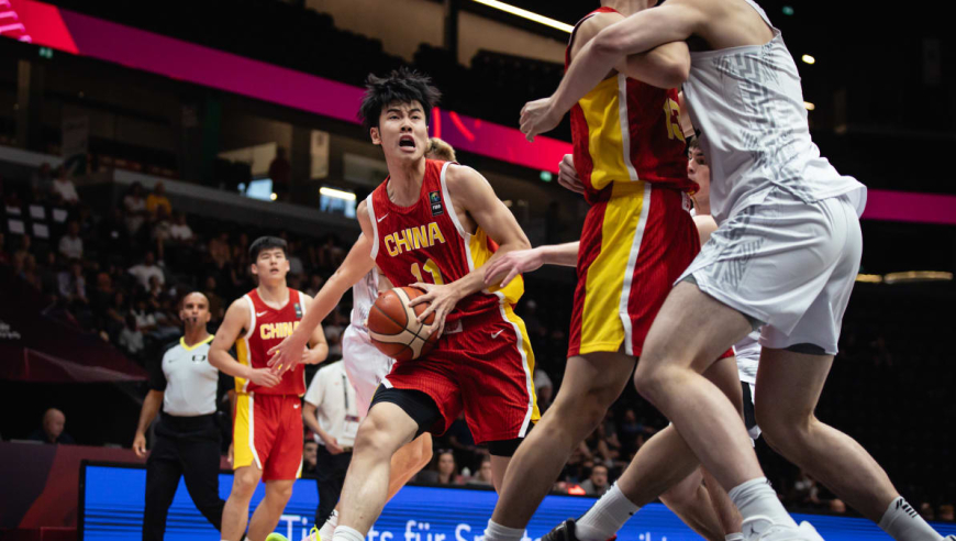2分钟还原！中国U19男篮最后3分钟惜败，“3守5攻”犯错成缩影