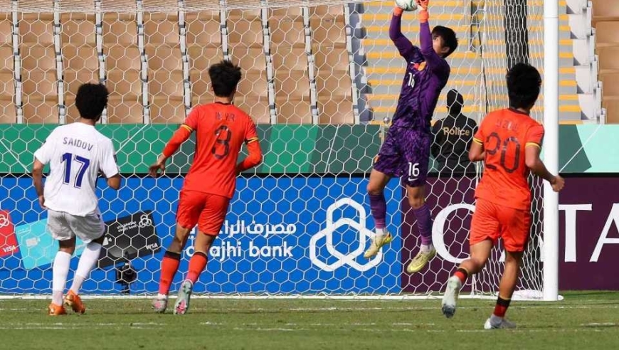 U23国足0-0乌兹别克进加时！李昊屡献神扑，王钰栋倒地未获点引争议