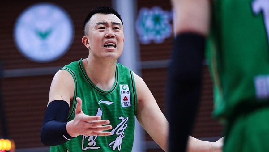 打满20年！CBA广东旧将加盟宁波，5个冠军在手，未来效仿周鹏