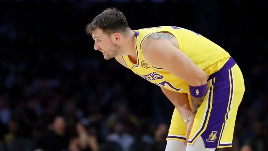 1胜4负！湖人内讧！斯玛特不满东契奇：别再抱怨裁判了