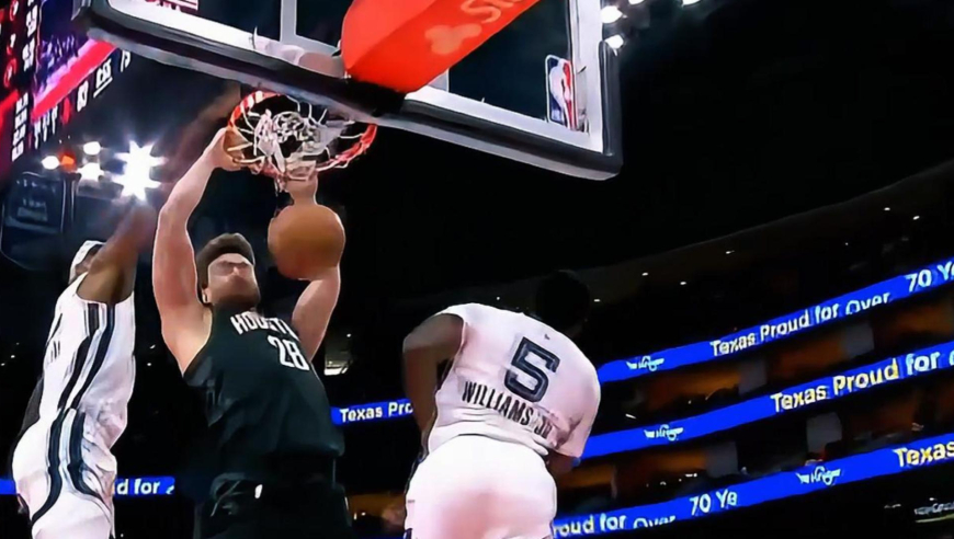 气势如虹！申京梦幻脚步+隔人扣篮 火箭末节打出10-0攻击波碾压灰熊