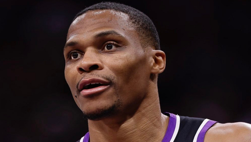 奎因轰33+10+10仍无缘今日最佳！对不起，你碰到梦回巅峰的威少了