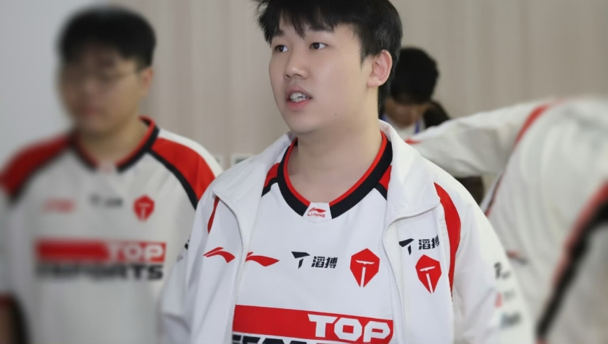 &ldquo;TES战队打野Naiyou违规比赛行为&rdquo;火了，将移交联盟纪律部门调查！弹幕纷纷喊话369：都说了，观众的眼睛是雪亮的