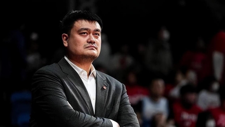 4亿的代价，辞职篮协主席的姚明，已经走上了另一条路！