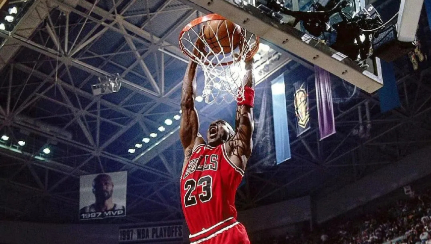 98年乔丹世纪之投，NBA唯一一次收视率超越世界杯的总决赛！
