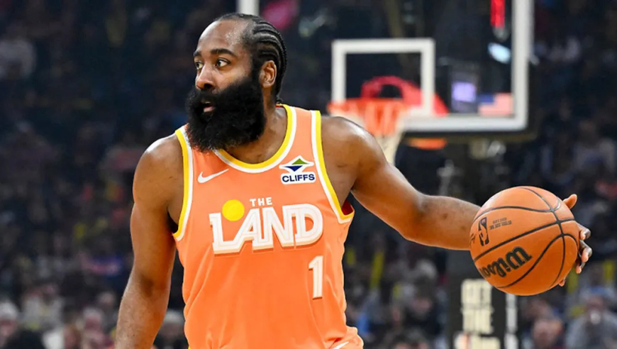 开启火箭登模式！哈登半场22分，无差别单打，疯狂给状元郎上课