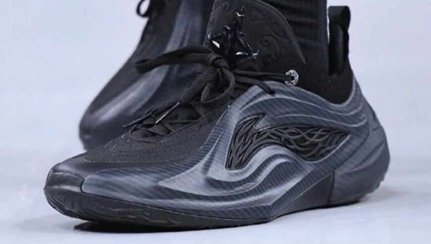 媒体人：库里上脚的JB4，是李宁团队火速从中国送过去的