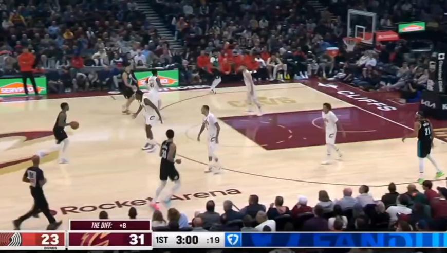 杨瀚森对阵骑士正负值5 全场表现