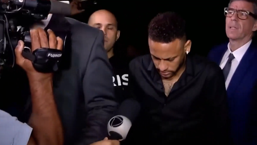 体坛记忆｜为了得到&ldquo;捞女&rdquo;纳吉拉，内马尔付出了多大的代价