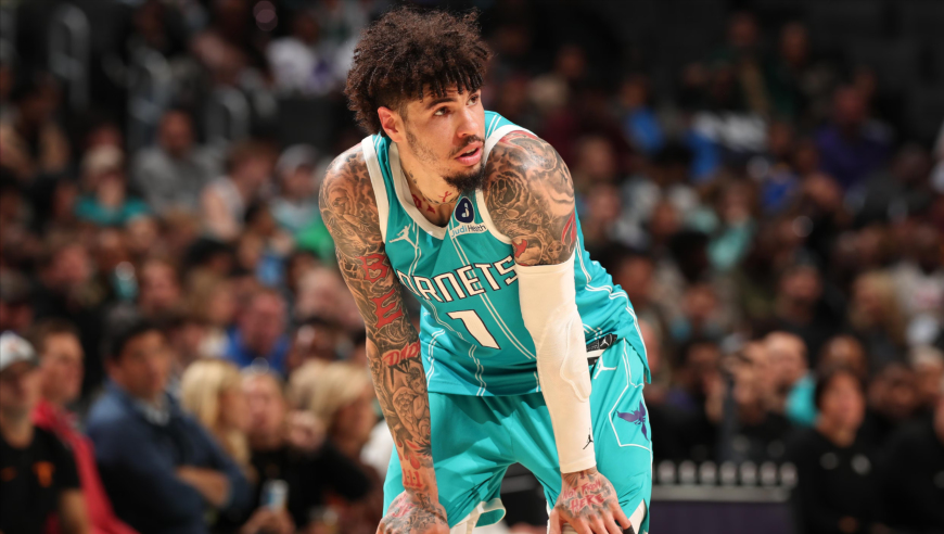 万年鱼腩突然变26年联盟第一，黄蜂是怎么做到的｜篮不住嘴