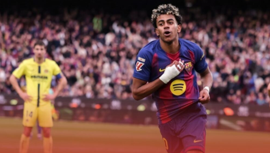 西甲-先赛4分领跑！巴萨4-1比利亚雷亚尔，亚马尔生涯首戴帽，莱万破门