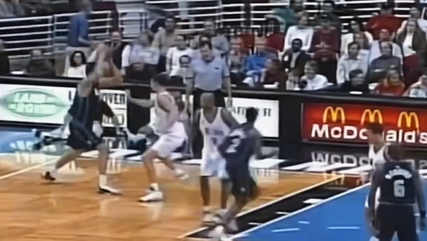 王治郅当年在NBA打球有速度  敏捷 灵活