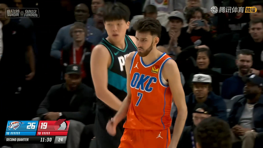 被上课！杨瀚森强打切特三不沾 回头切特三分迎射小杨