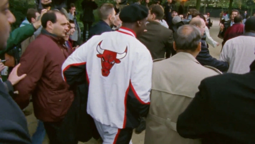 篮球之神｜在家庭丑闻和工作的压力之下，新秀乔丹被逼出了高情商！