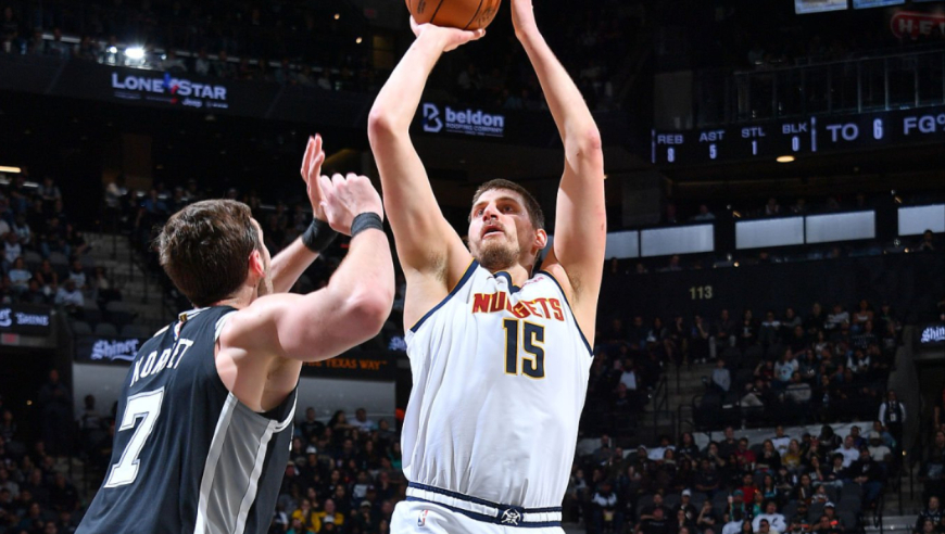 20分大逆转马刺！约基奇31分20板12助3断2帽 展现超强统治力