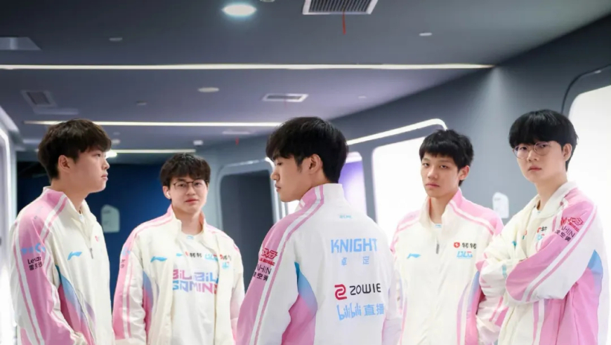 Theshy解说IG比赛，回应复出弹幕，还有希望，还问阿水打不打