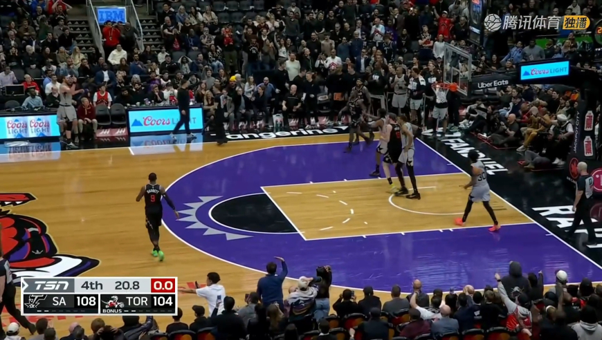 神仙对轰！巴恩斯篮下生断福克斯 文班一夫当关抓帽珀尔特尔