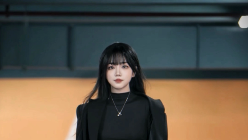 【LPL老婆】美女主持十月性感风格，烈焰红唇长腿高跟