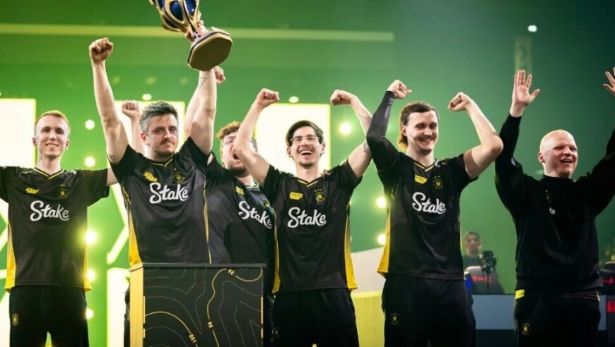 ZywOo斩获个人第30枚赛事MVP奖牌！apEX在33岁生日获得第33座冠军