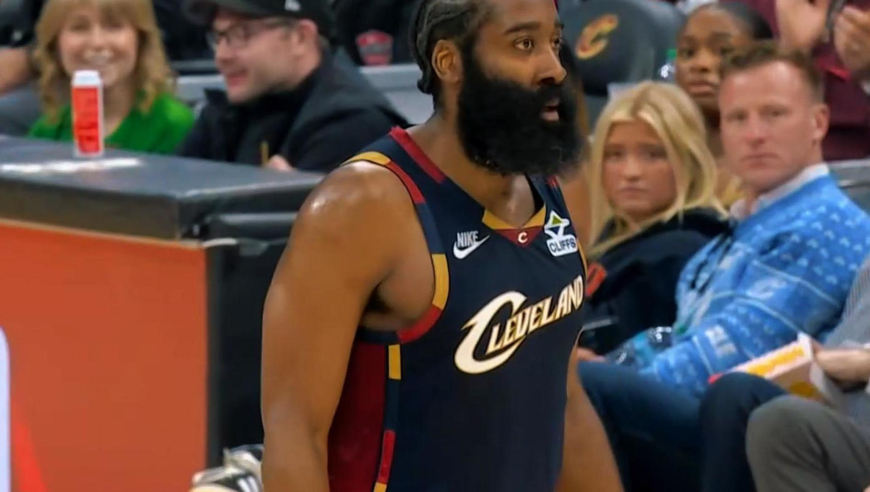 强行打回悬念！哈登连送助攻+突破又三分 骑士三分钟轰14分疯狂追分