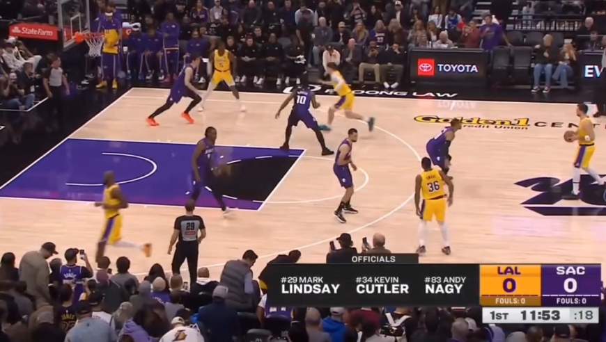 东詹空砍66分 湖人对阵国王全程回顾