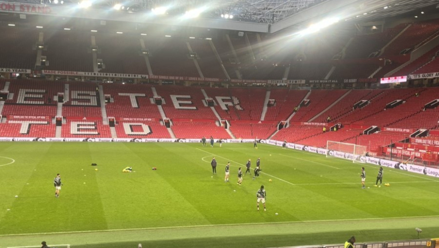 曼联全队起立鼓掌致敬谢什科！绝杀后举动揭示爆发原因，天道酬勤