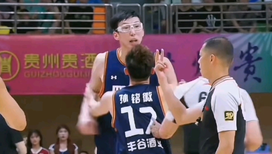 没想到！周琦全运会首秀发飙了！激烈对抗不输cba！