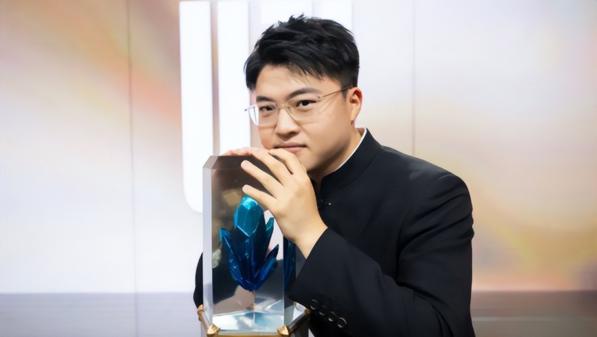 S16为AD大核版本！这3支队伍成为版本最强，LPL占一支，UZI该复出