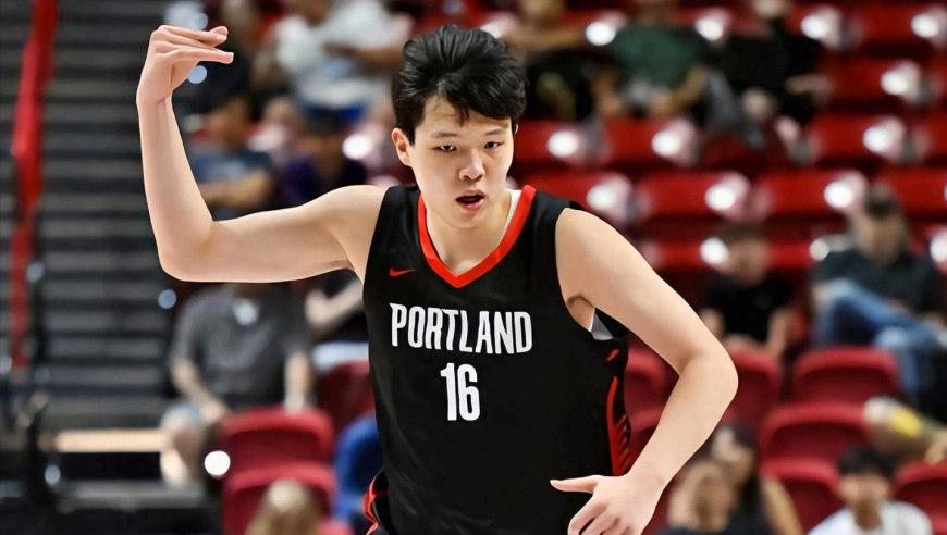 小杨的回击！凯斯勒强吃小杨2+1 小杨下回合高难小勾手迅速回击